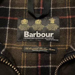 Water resistant. Strong structure.